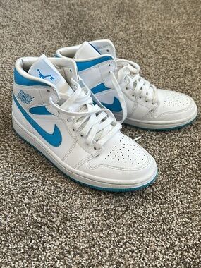 AUTHENTIC Nike Air Jordan 1 Mid White and Blue Sneakers ‘UNC’